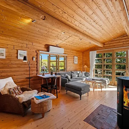 Christl - 500m From The Sea By Interhome Henne Strand