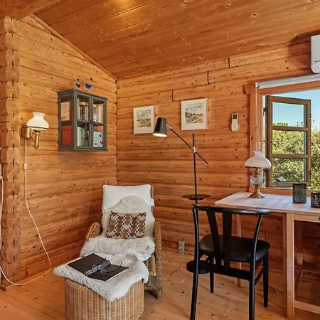 Christl - 500m From The Sea By Interhome Henne Strand